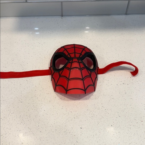 SpiderMan Mask - Picture 7 of 7